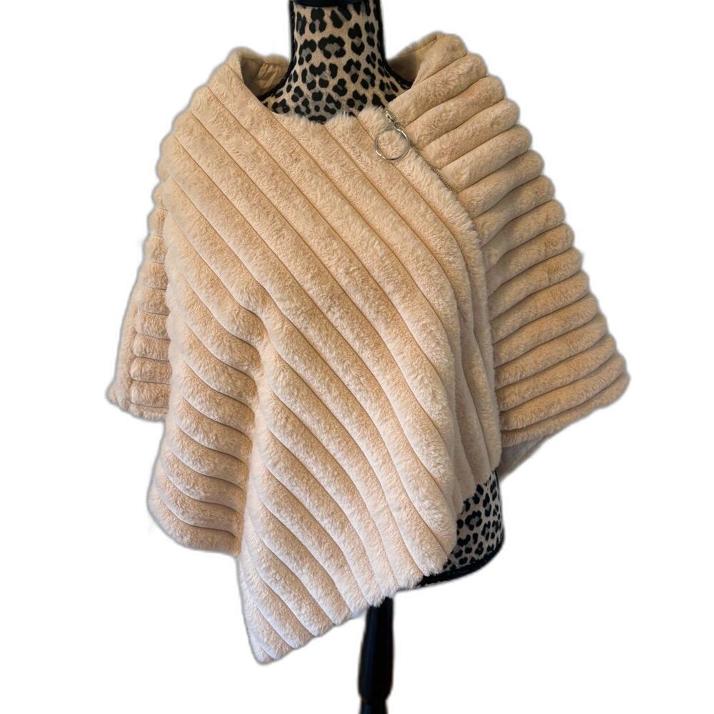 La Fiorentina Plush Camel Beige Faux Fur Poncho Cape One Size Apres Ski Luxe
